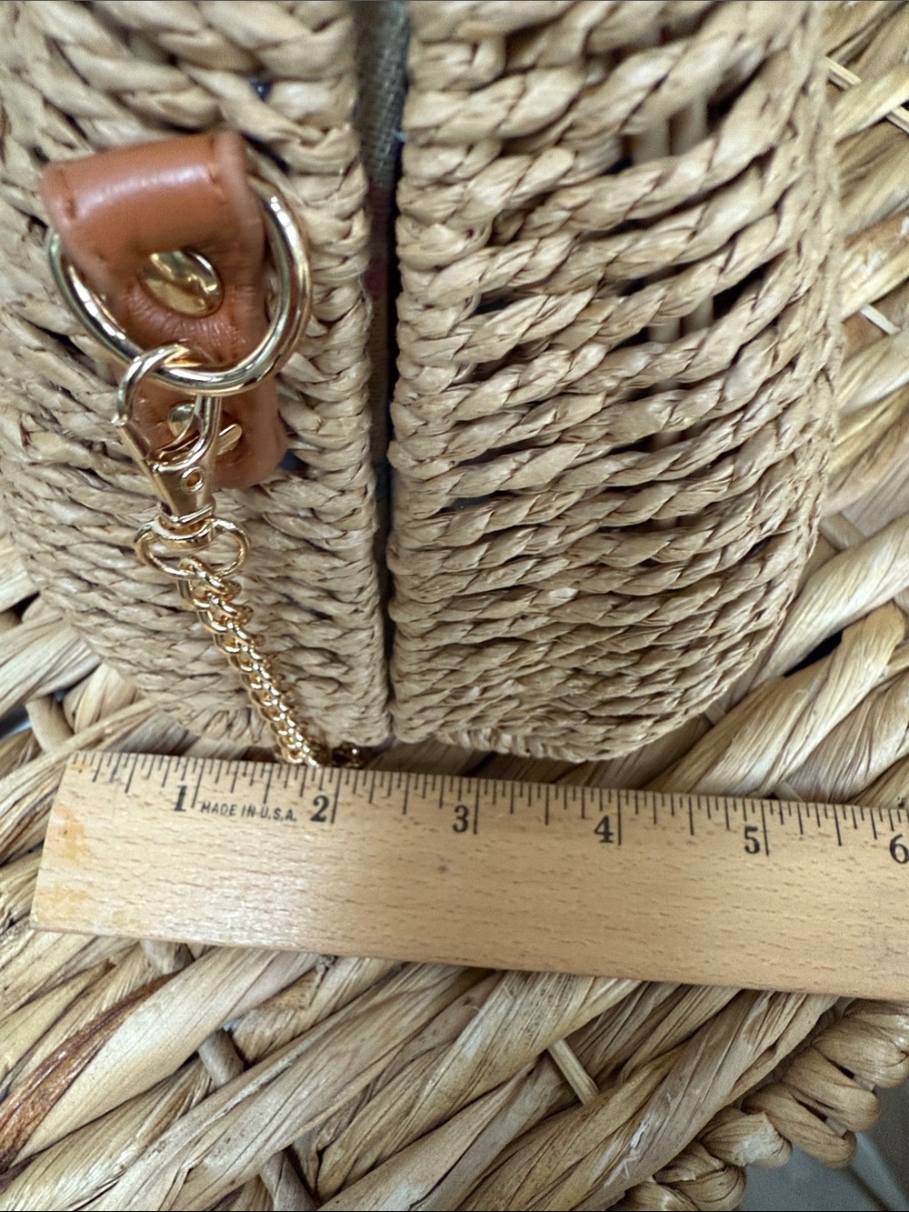 NWT Tommy Bahama Tan Woven Straw Crossbody with Gold Chain Accent - Picture 10 of 10
